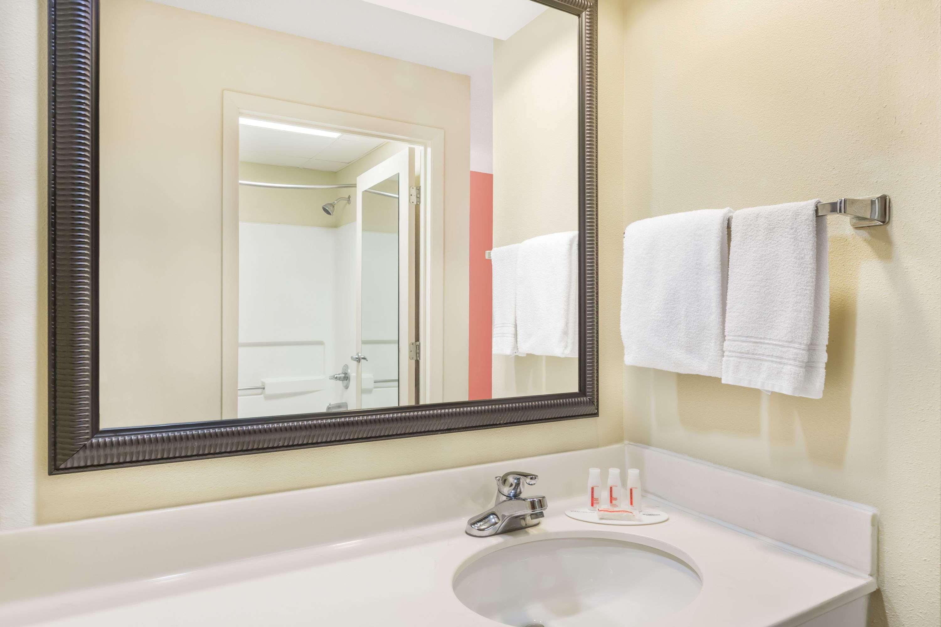 Days Inn By Wyndham Shallotte Buitenkant foto