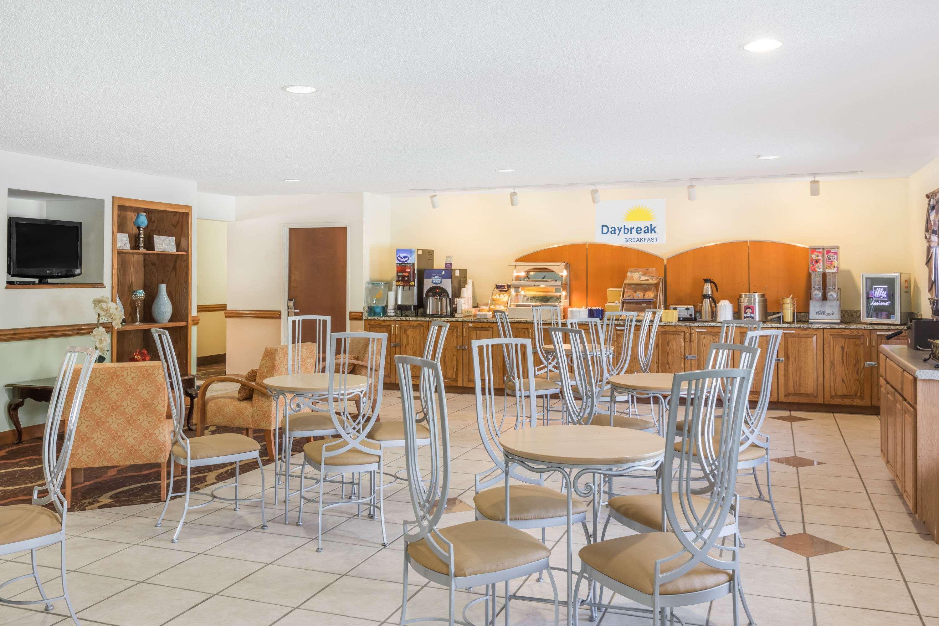 Days Inn By Wyndham Shallotte Buitenkant foto