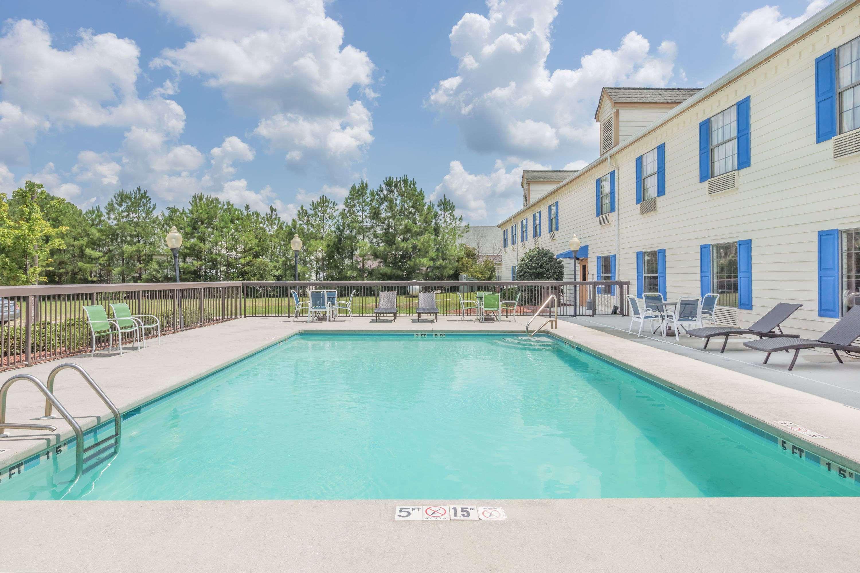 Days Inn By Wyndham Shallotte Buitenkant foto
