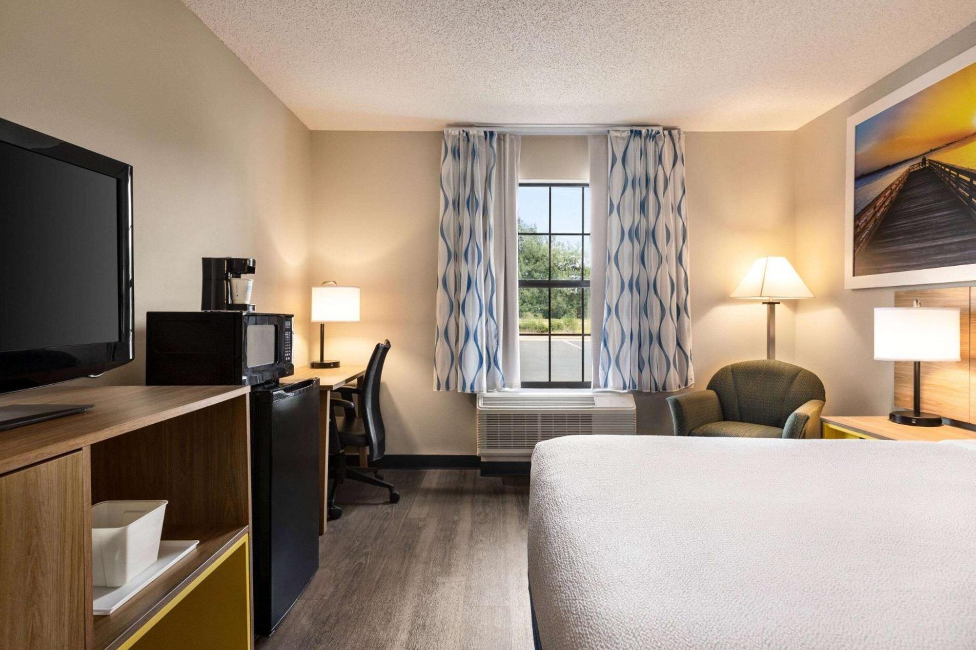 Days Inn By Wyndham Shallotte Buitenkant foto
