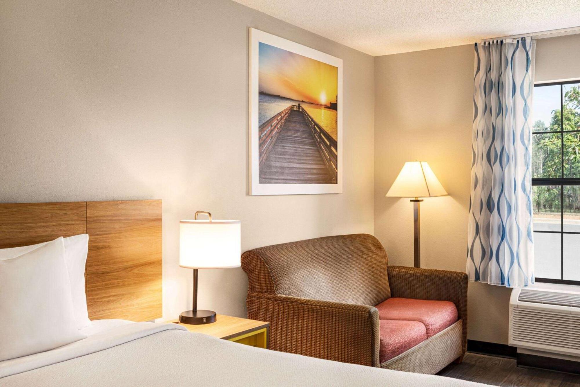 Days Inn By Wyndham Shallotte Buitenkant foto